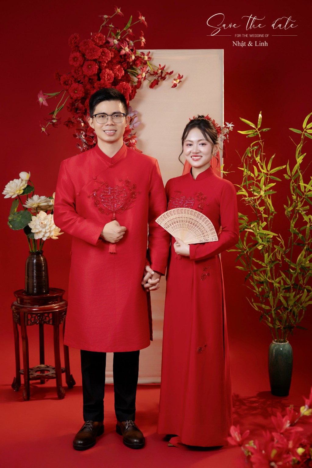 Nhật và Linh trong trang phục truyền thống